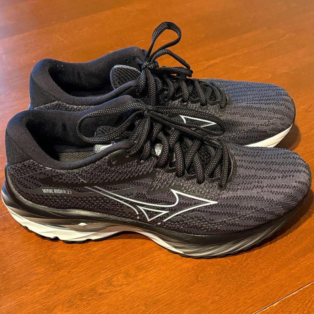 Mizuno Wave Rider 27 Black and White Sneakers 8.5